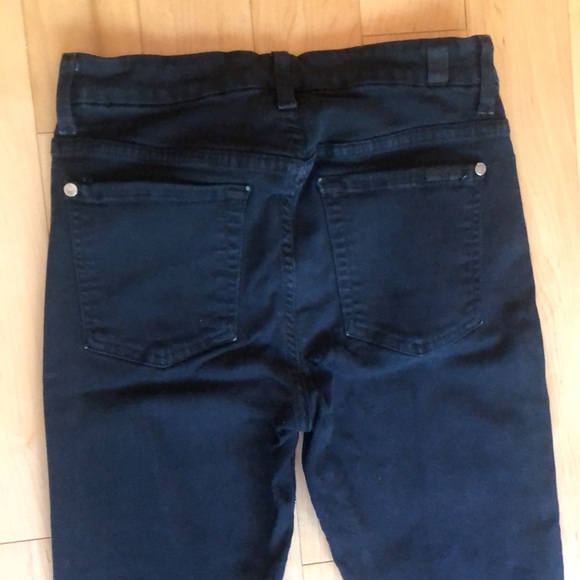 Black Skinny - Picture 3 of 4